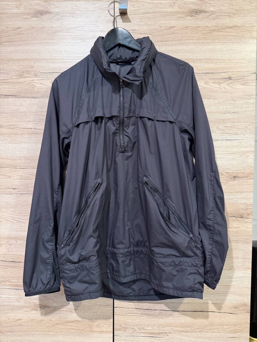 lululemon athletica Men's Black Windbreaker Half-Zip Jacket